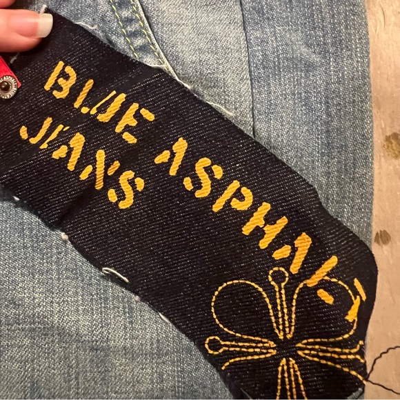 NWT Blue Asphalt Low Rise Relaxed Fit Jean Light/Medium Wash Y2K - Picture 2 of 7